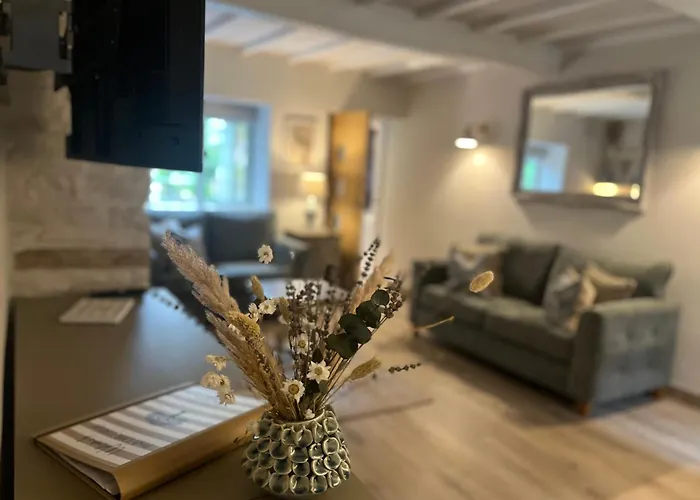 Posh Little Cottage